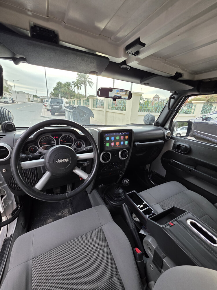 jeep Wrangler Sahara  - 7