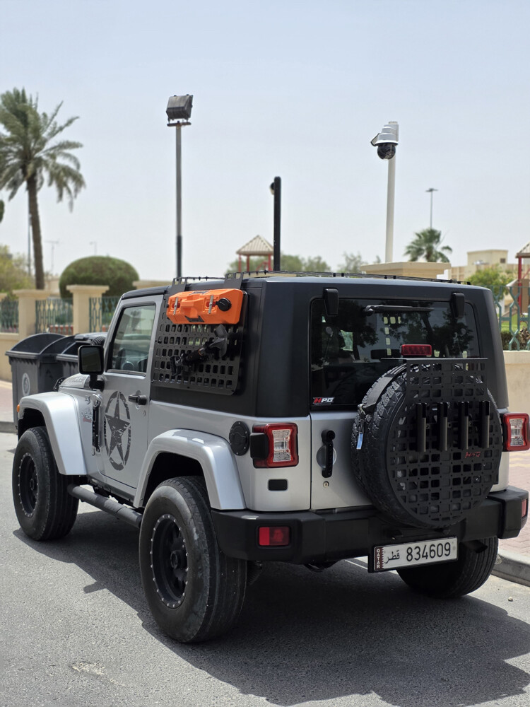 jeep Wrangler Sahara  - 1