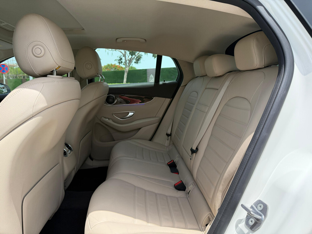 GLC 300 2020 - 7