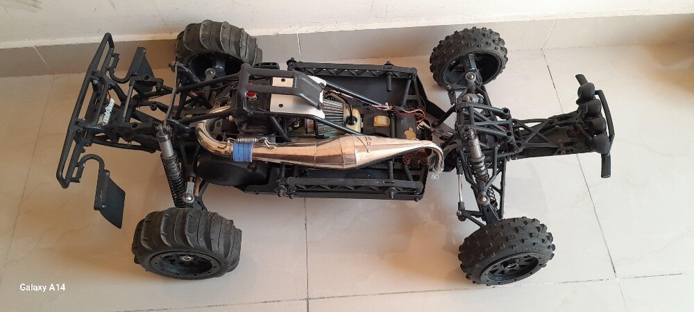 hpi baja 5SC, 32cc - 2