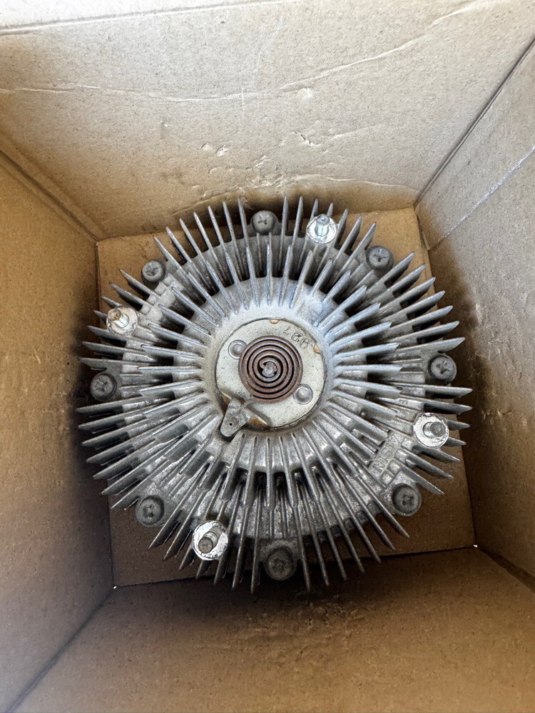 fan clutch v8 - 1