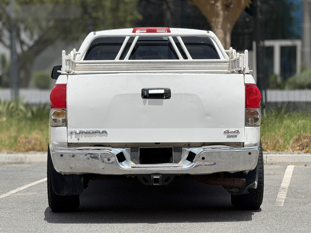 Toyota Tundra  - 4