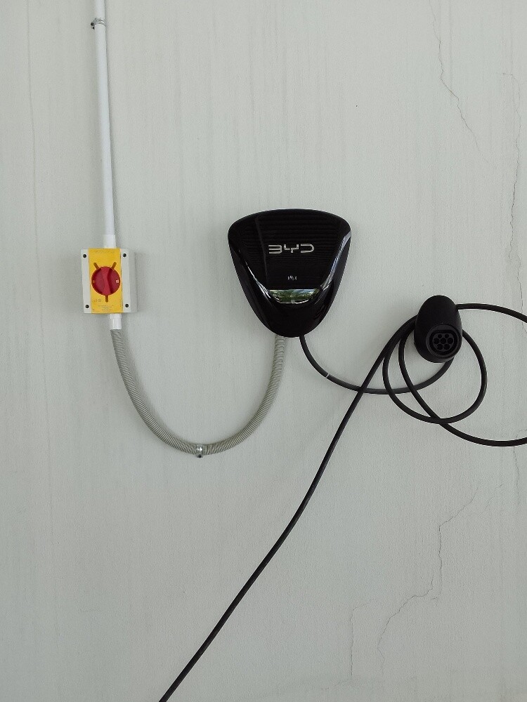 byd rox tesla charge installation - 10