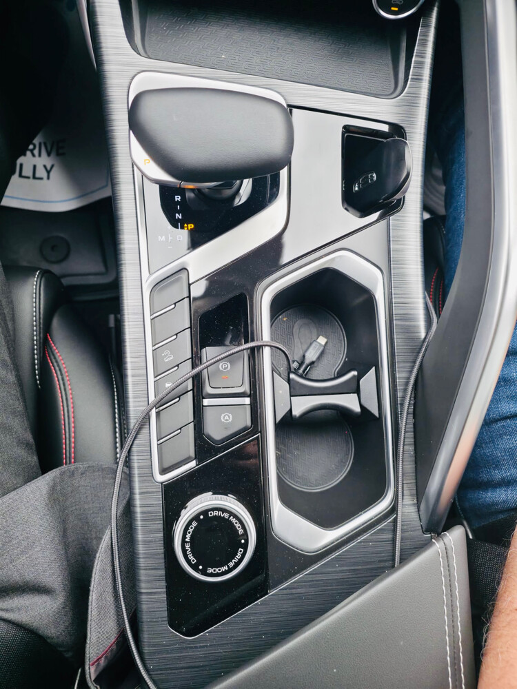 GEELY Tugella  - 5