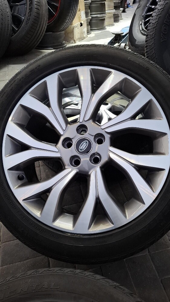 Range Rover rim size 21" - 1