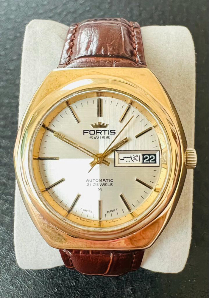 Old vintage Watches  - 11