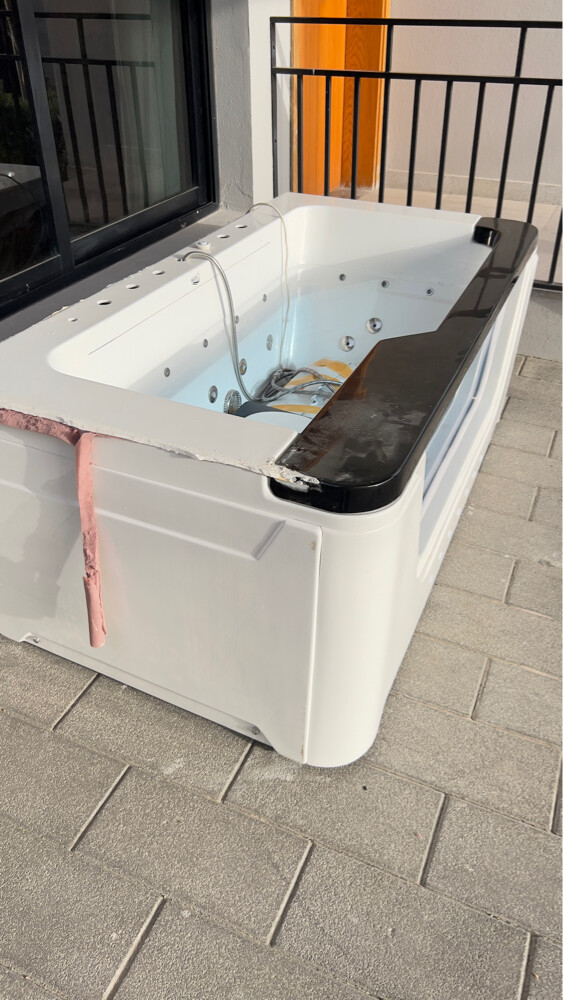 Jacuzzi for sale - 1