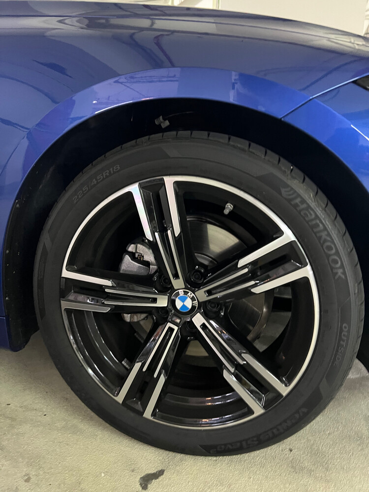 original BMW rims 18 with new tires - 3