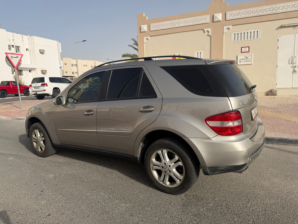 Mercedes ML350 - 4