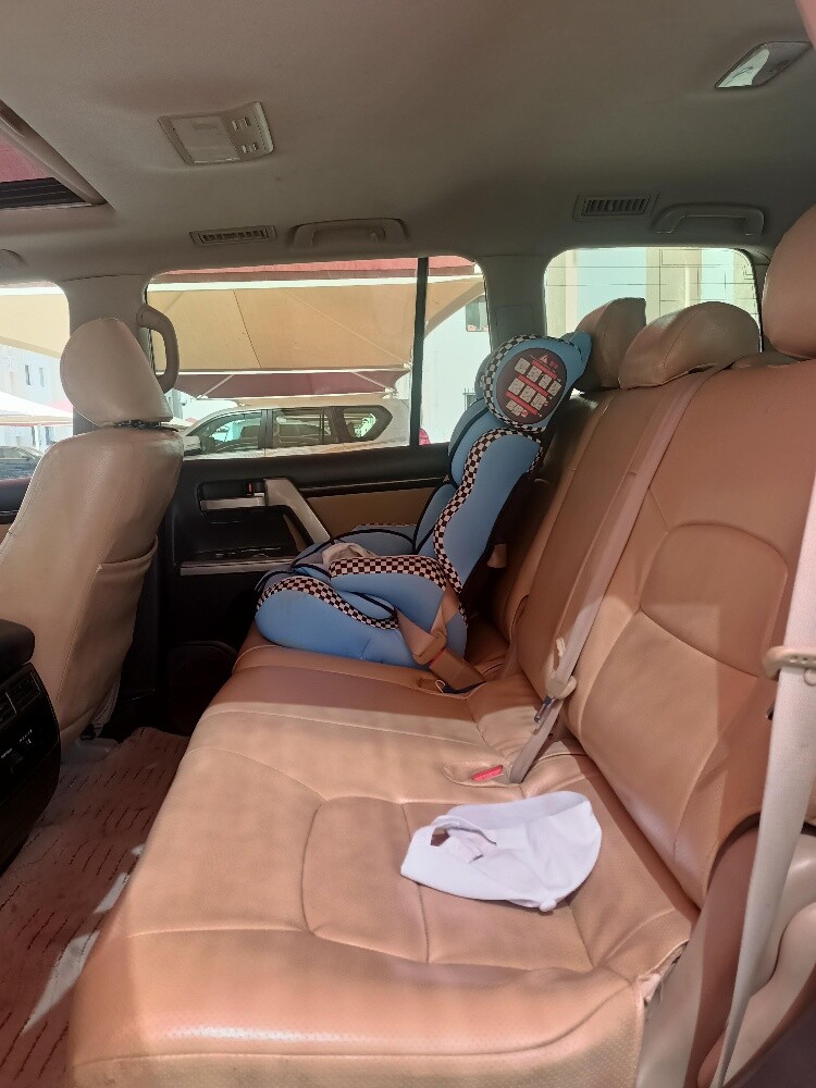 Well maintained clean land cruiser - 13