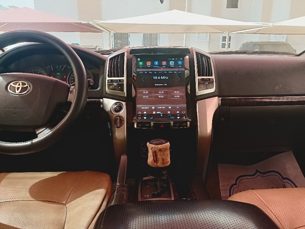Well maintained clean land cruiser - 12