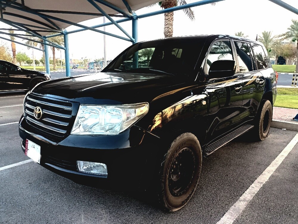 Well maintained clean land cruiser - 2