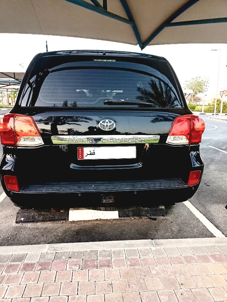 Well maintained clean land cruiser - 5