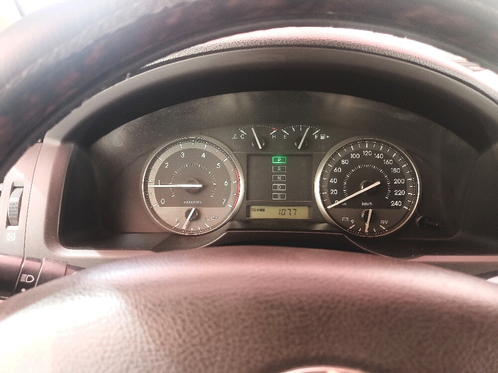 Well maintained clean land cruiser - 7
