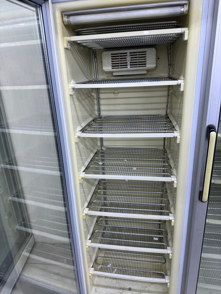 Double door freezer - 4