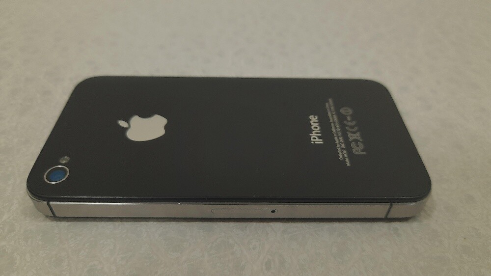 iPhone 4s with GTA Negotiable - 8