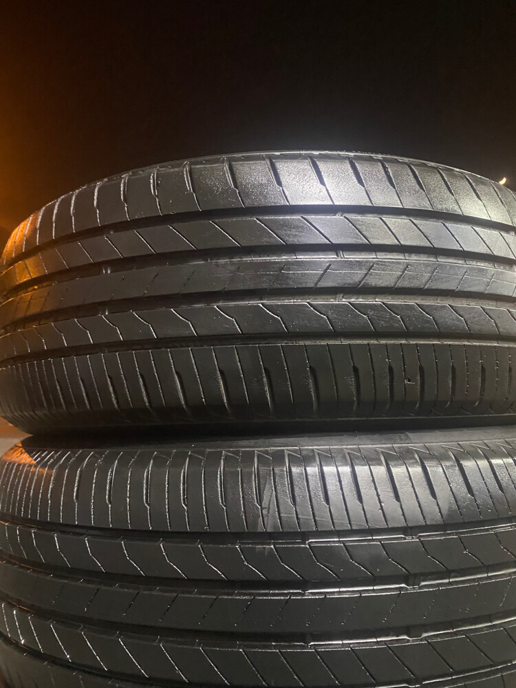 235/50/21 Brigestone tyre 30203371  - 5