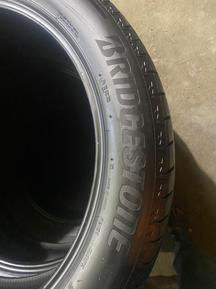 235/50/21 Brigestone tyre 30203371  - 4
