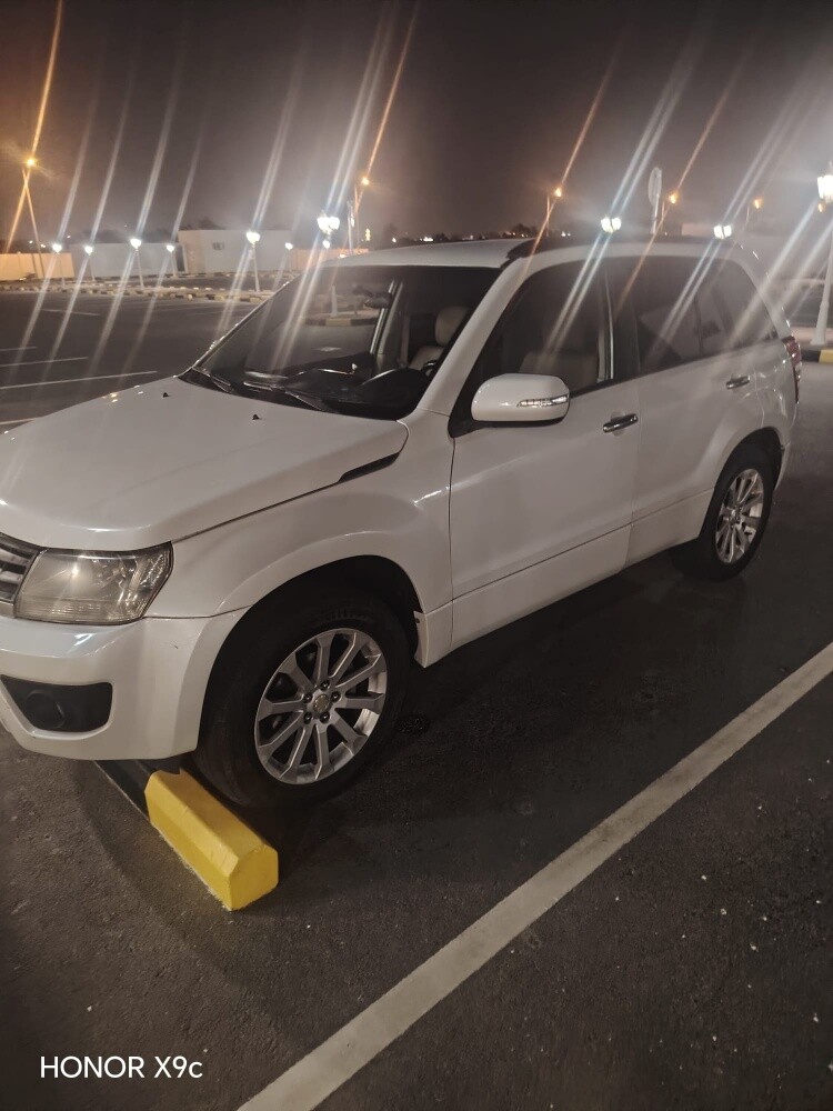FOR SALE  SUZUKI  vitara MODEL 2013 - 3
