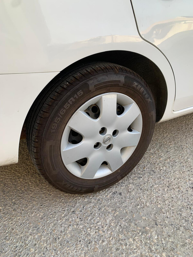 nissan sunny 2023 - 4