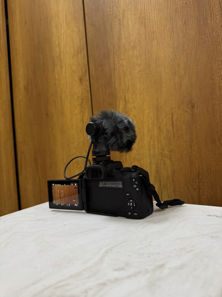 Canon EOS R50  - 4