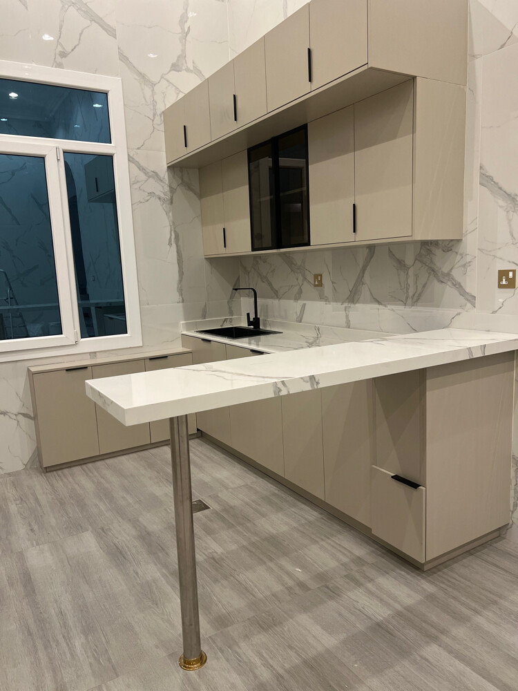 Carpenter & Aluminum Work - 5