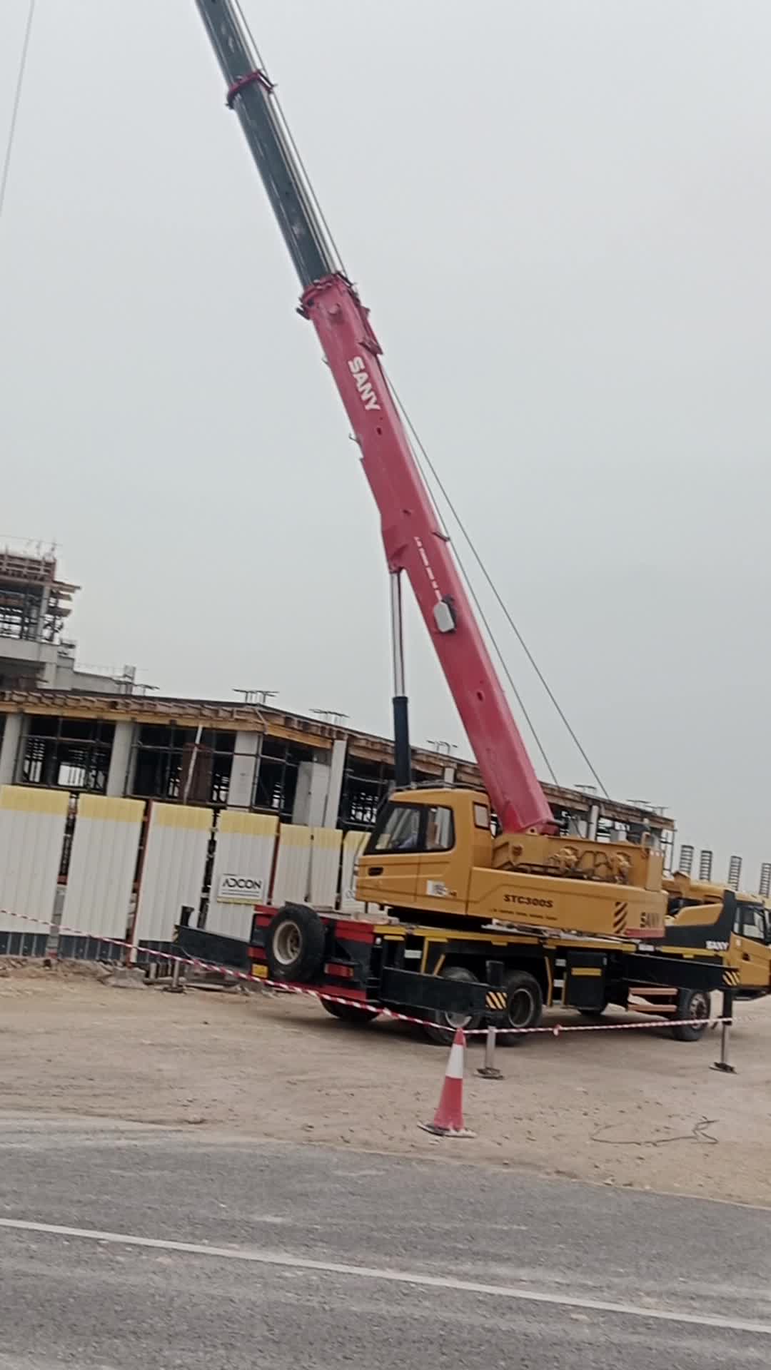Mobile crane for rent 70 ton - 4