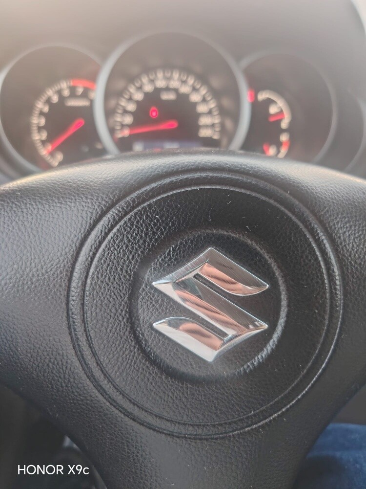 FOR SALE  SUZUKI  vitara MODEL 2013 - 7