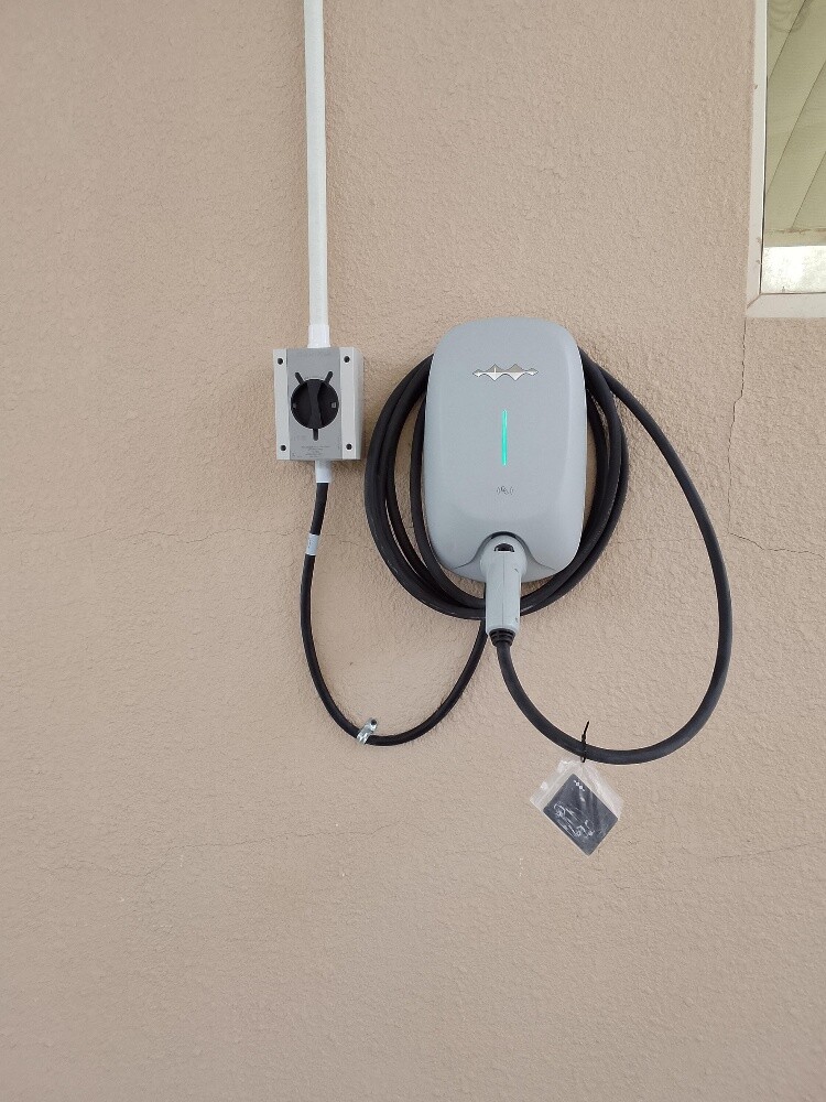 byd rox Tesla charge - 2