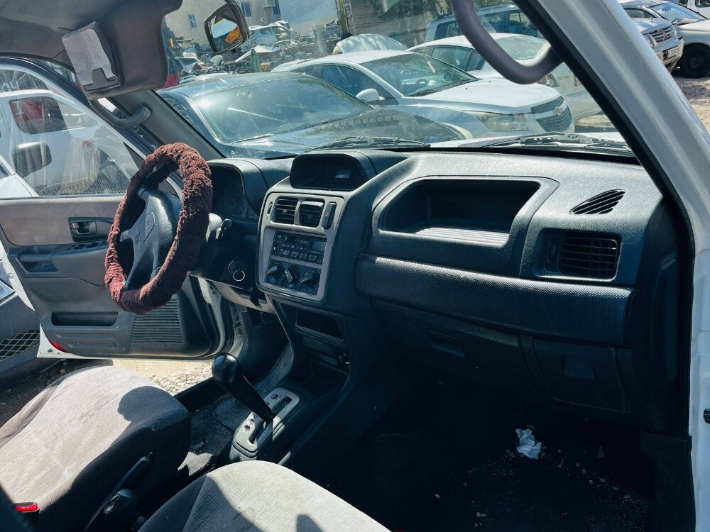 Mistubishi Pajero Mini 2004 - 3