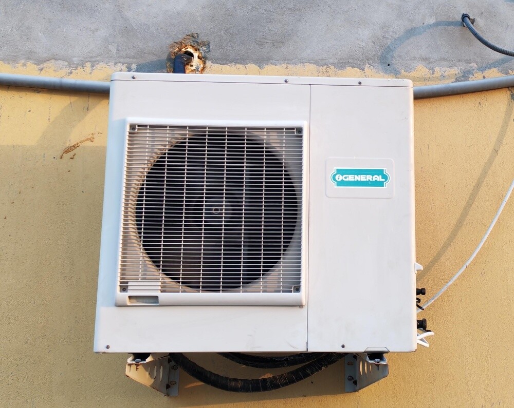General 2.5 ton split Ac available - 3