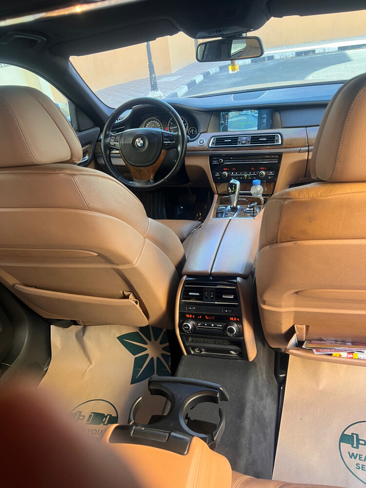 سيارة بي ام دبليو 740  - 3
