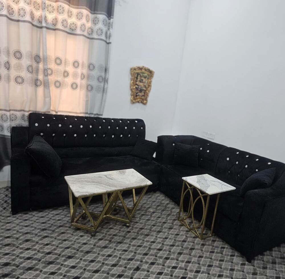 للبيع طقم كامل كنب مع طاولات - 3