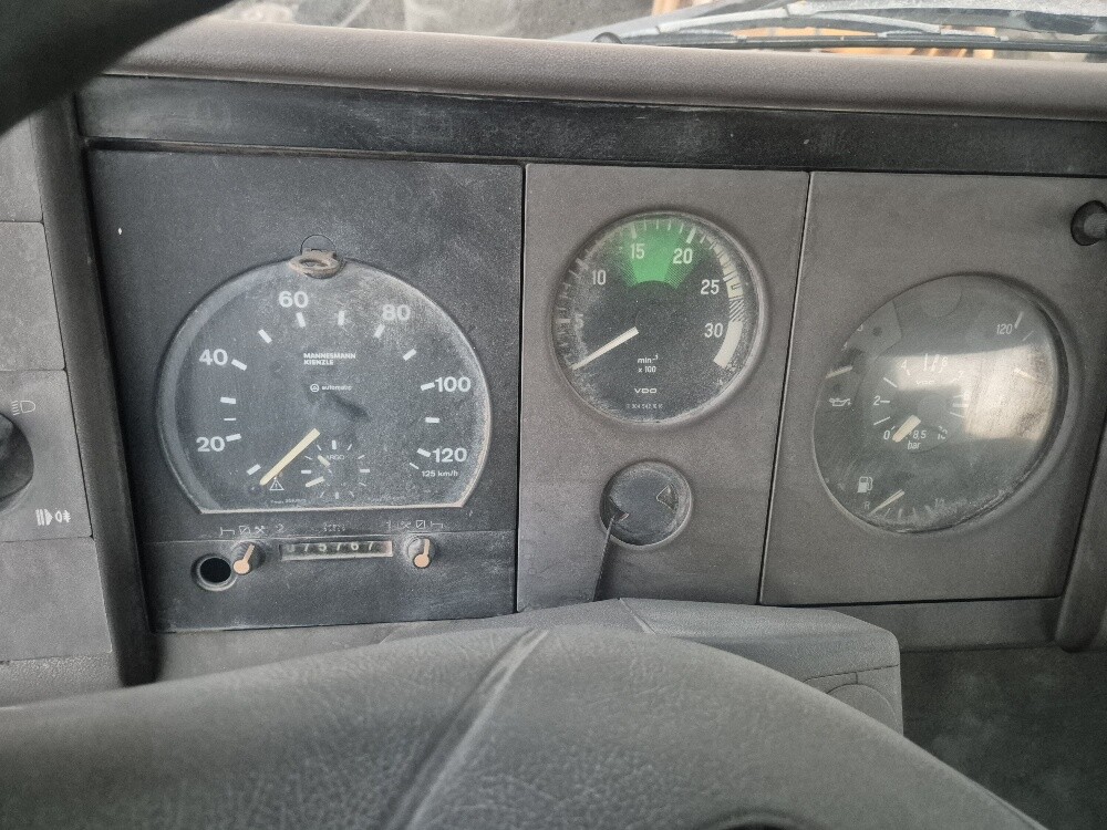 البي 914 - 4