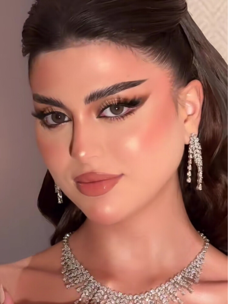 make up artist &hairstyles  - 3
