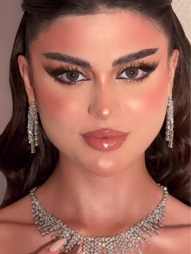 make up artist &hairstyles  - 1