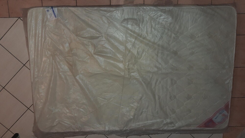 Queen size mattress - 2