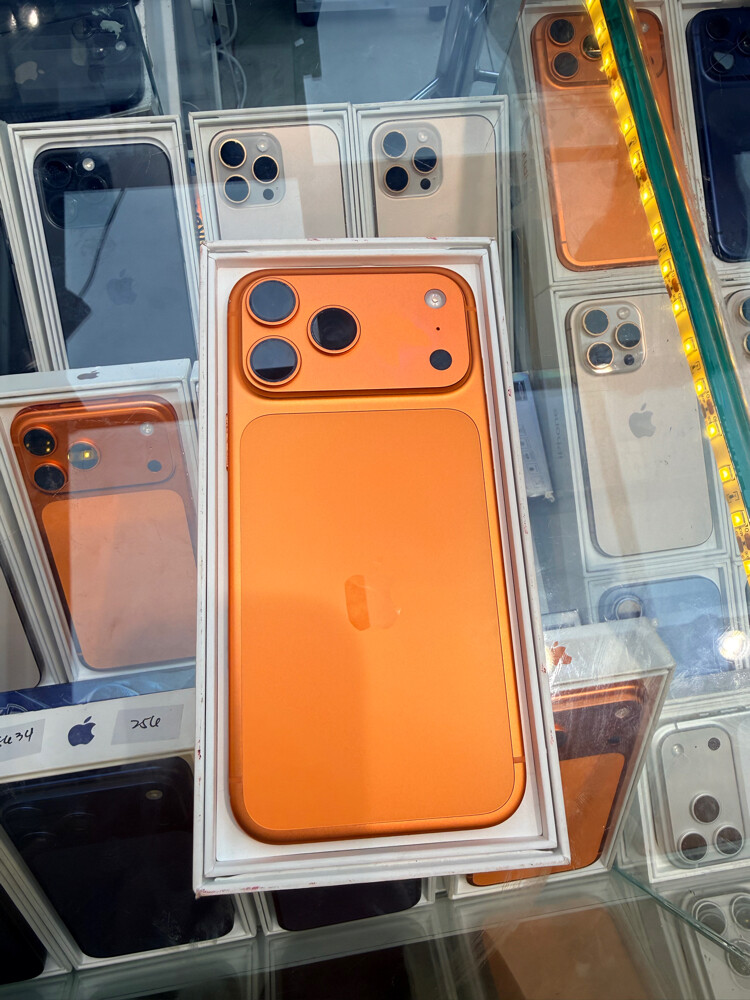 iPhone 17 pro Max orange 512GB   - 3