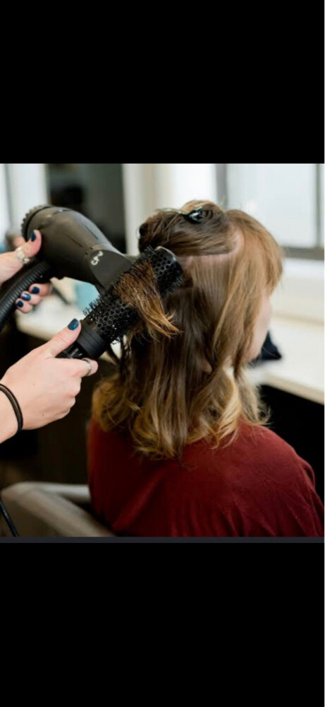 URGENT HIRING - FEMALE HAIRSTYLIST - 1