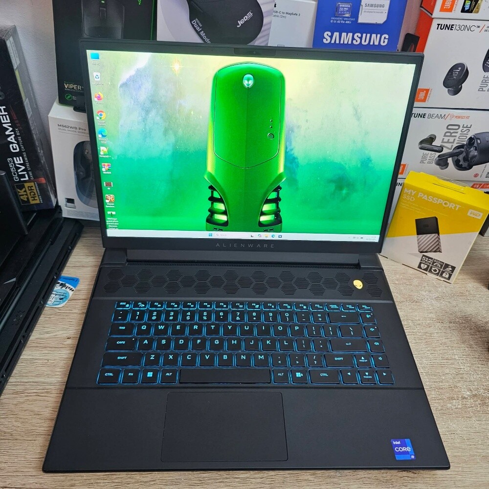 Dell alienwar m16 r1 i9 - 5