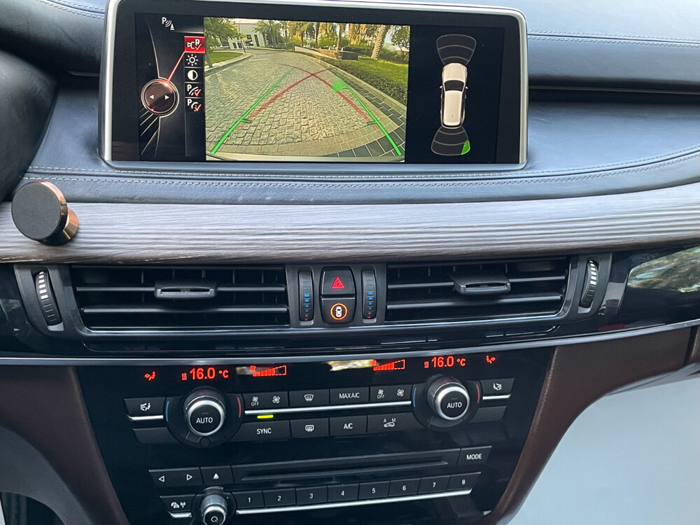 BMW X5 50i 2016 - 11