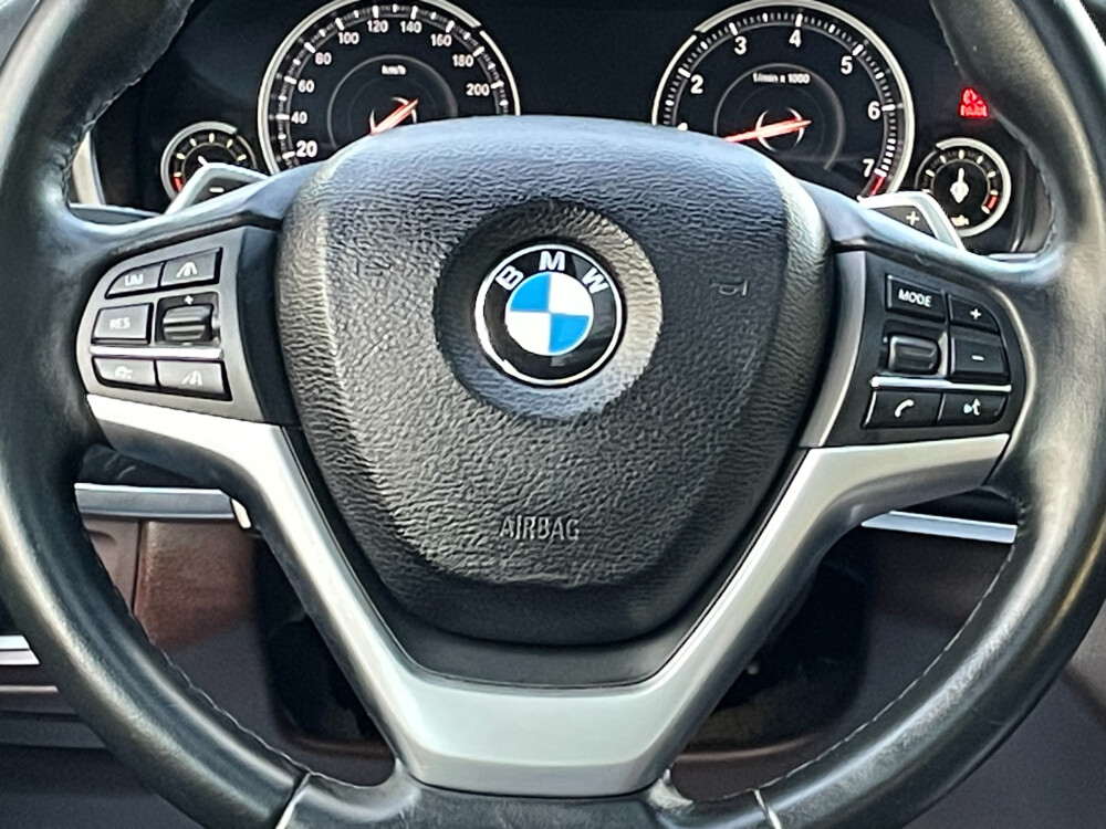 BMW X5 50i 2016 - 12