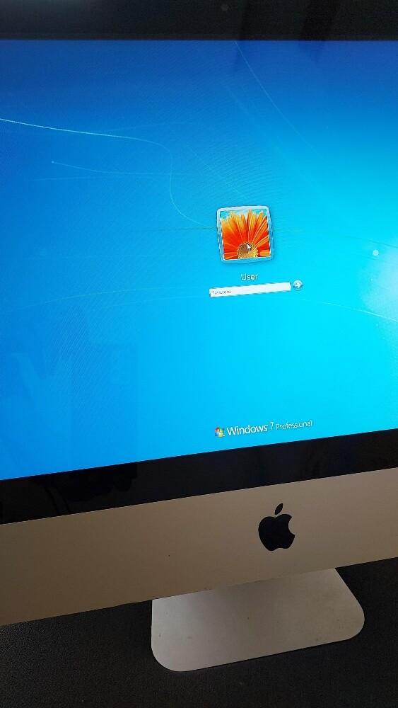 Urgent Sale  Apple iMac12,1 - 3