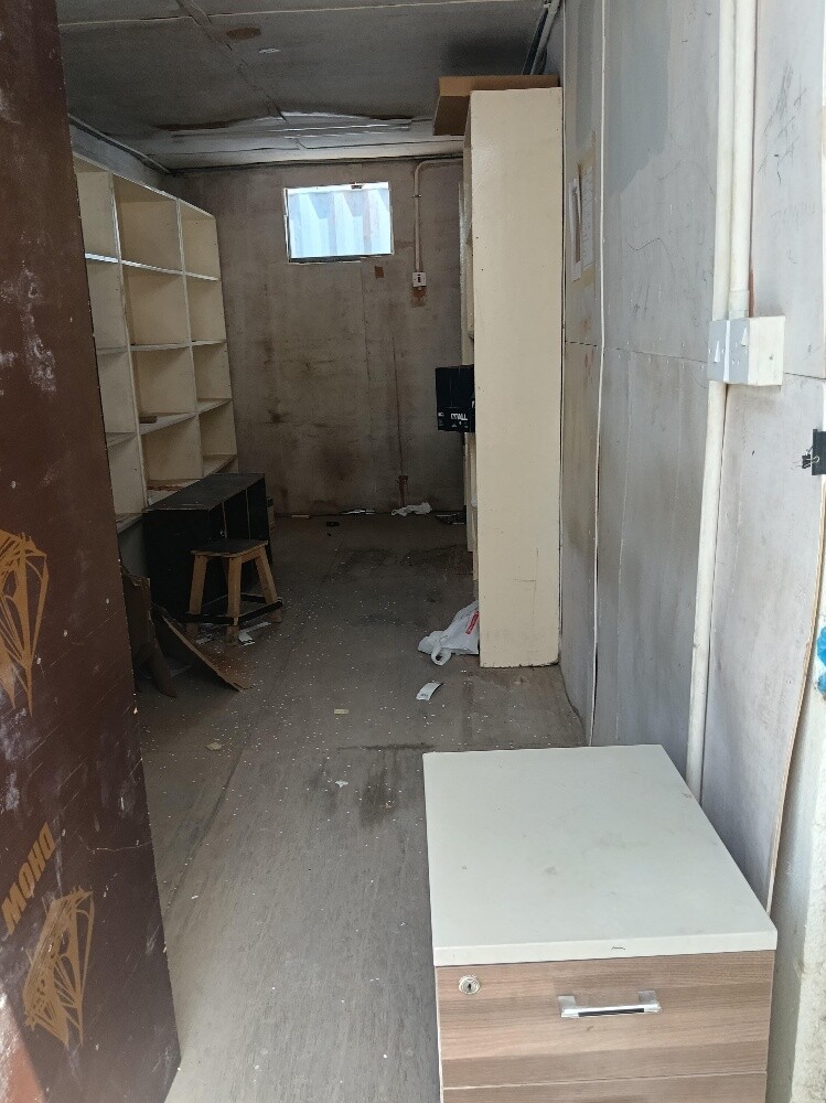 Four containers for sale - 12
