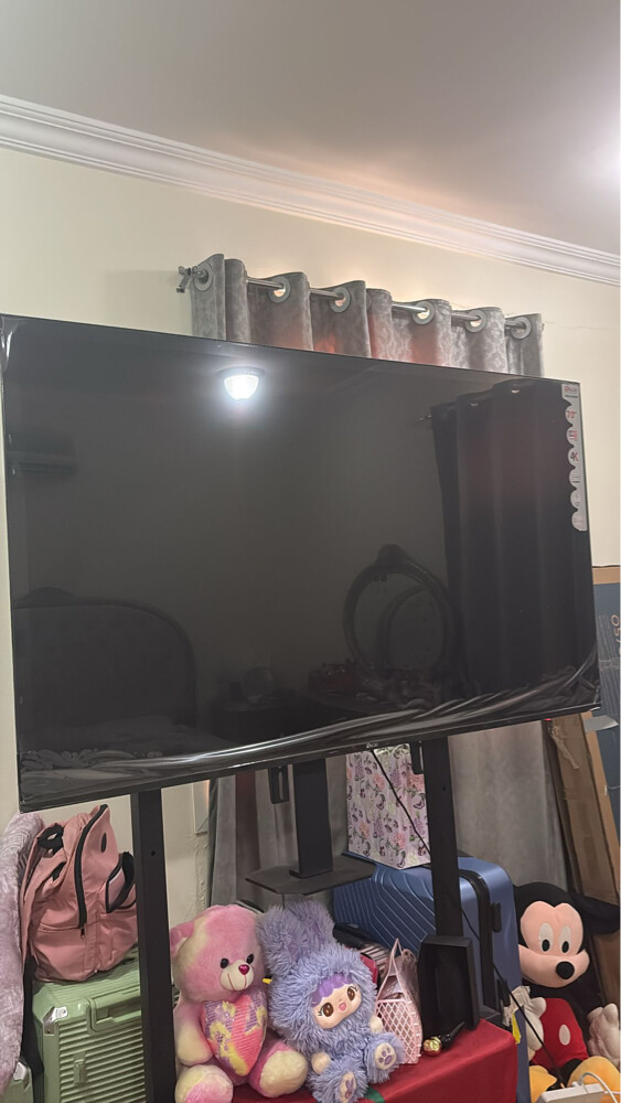 OSCAR TV 70” with boxe  - 1