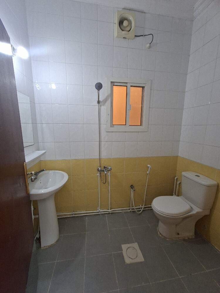 For rent in the Airport area: Two r - 1