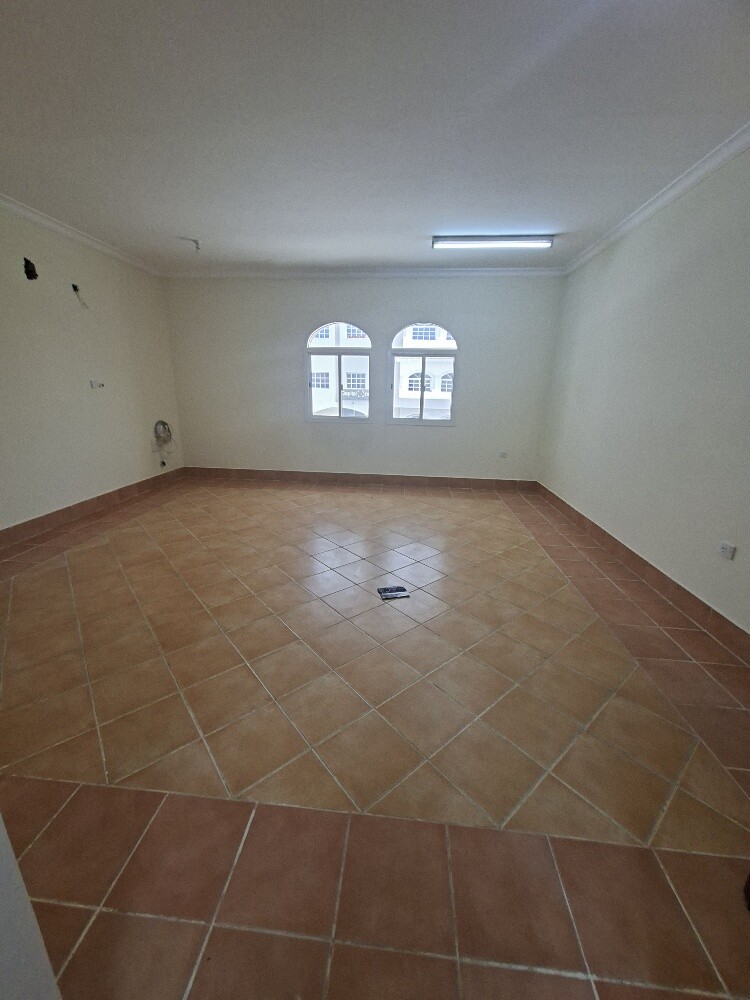 For rent in the Airport area: Two r - 3