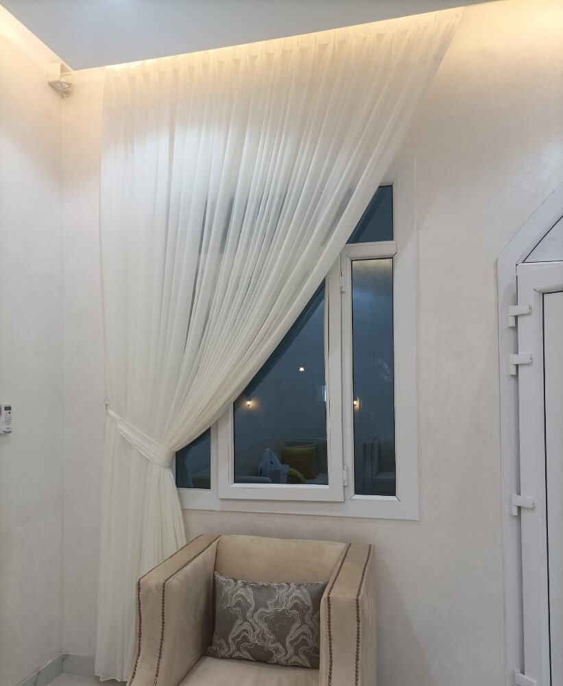 Luxury design sofa, curtains making - 4