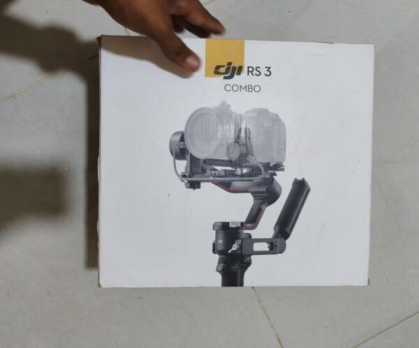 DJI RS 3 Gimbal Stabilizer Combo - 2