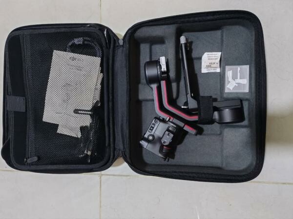 DJI RS 3 Gimbal Stabilizer Combo - 1
